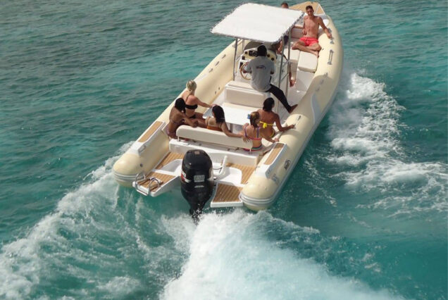 SPEEDBOOT- PRIVATE AUSFLUG IN HURGHADA: SCHNORCHELN UND SONNENUNTERGANG